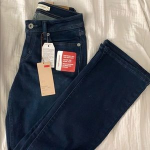 BNWT Levi’s 529 curvy bootcut jeans